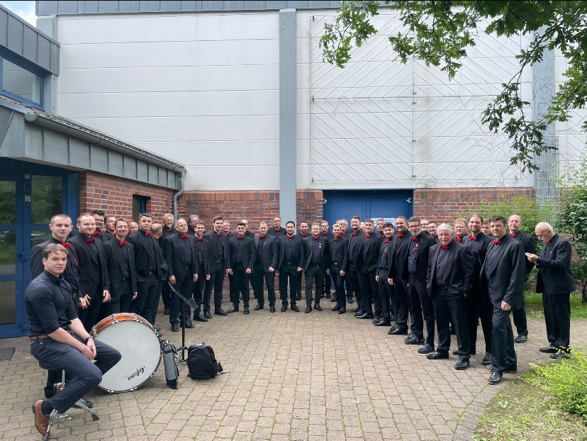 Männerchor vor dem Auftritt am 15.06.